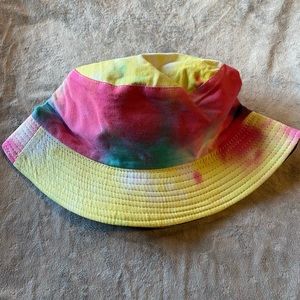 Dolls kill reversible bucket